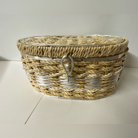 Vintage Oval sewing notions basket by Dritz made in Japan. - Picture 7 of 13